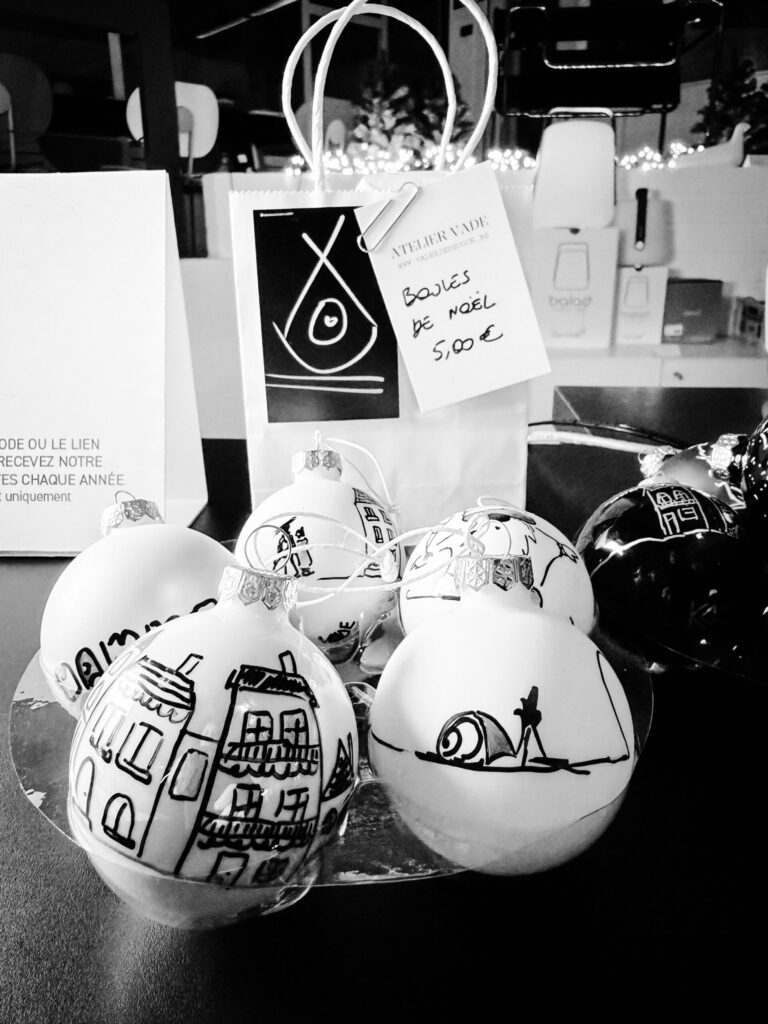 vade-boule-de-noel-2025-personnalisées-namur
