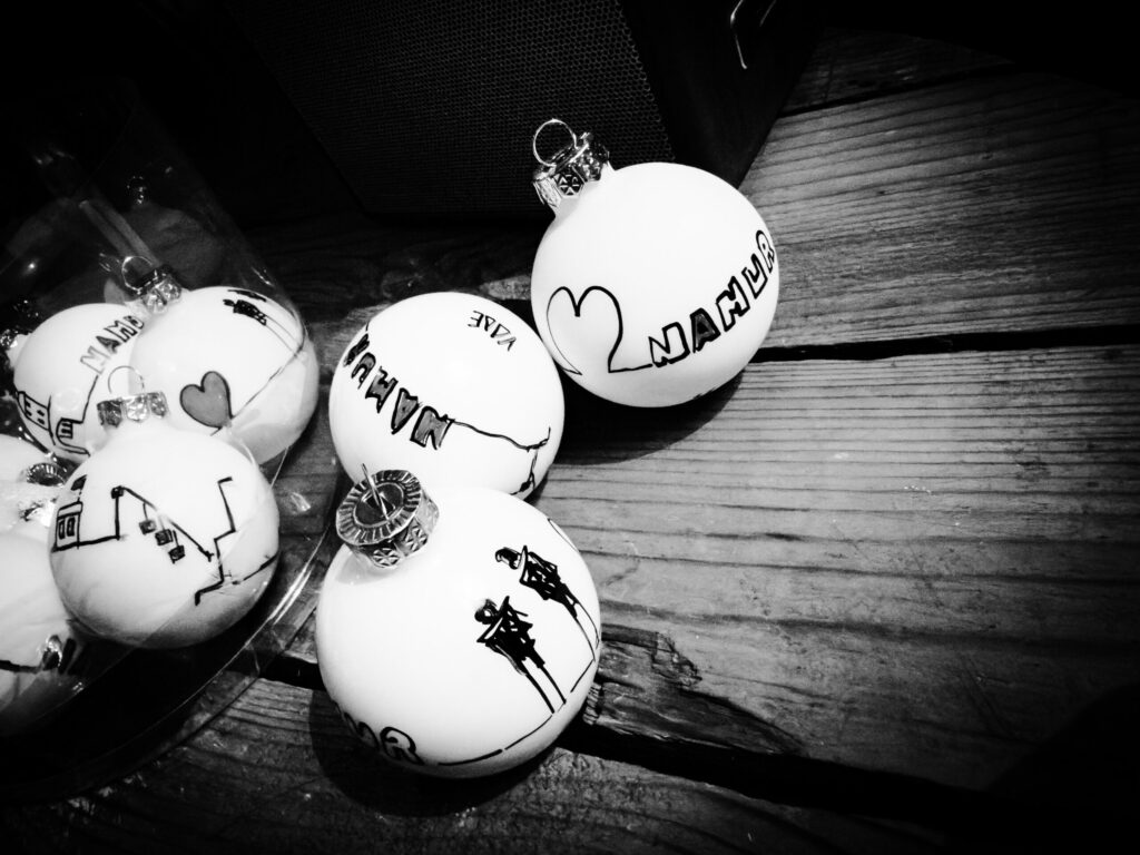 vade-boule-de-noel-2025-personnalisées-namur